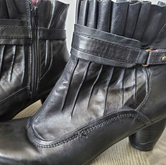 Arnold churgin leather Victorian pleated top boots. Size 40 (9.5) - Picture 5 of 11
